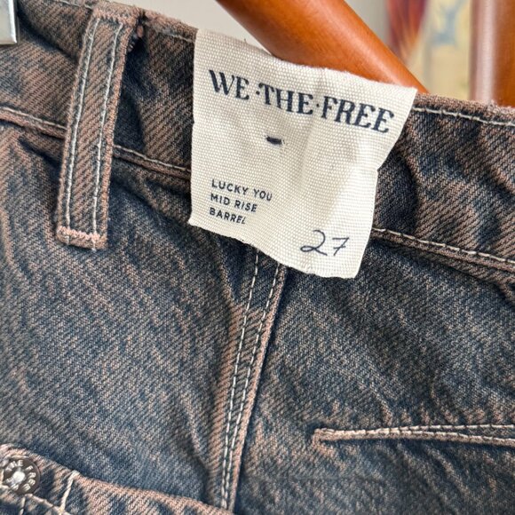 Free People - We The Free Good Luck Mid-Rise Barrel Jeans in Ian Indigo - Picture 12 of 16